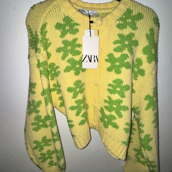 Zara Yellow and Green Floral Knit Cardigan - Picture 2 of 4